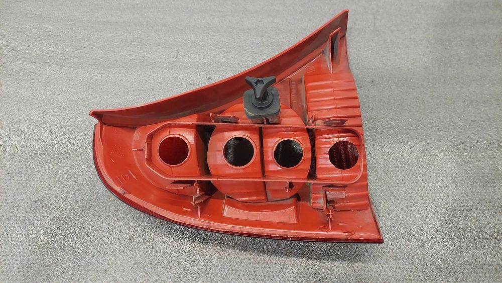 Farolim direito RENAULT Clio II (BB0/1/2_, CB0/1/2_)