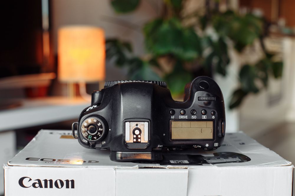 Canon 6D (Wi-Fi + GPS)