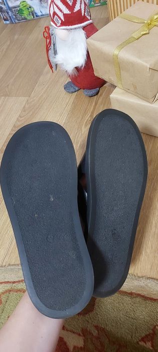 Продам шкіряні шльопанці