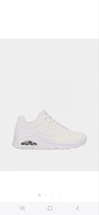 Белые кроссовки Skechers