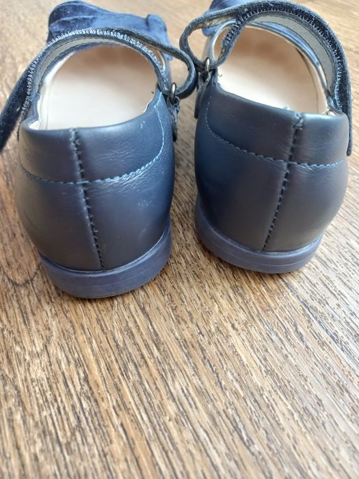 Фірмові кожані туфлі р.30, 19см.