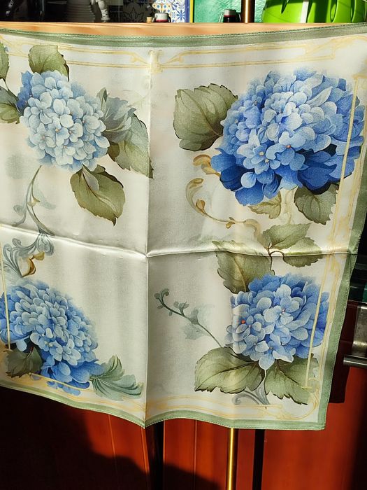 Niebieskie Hortensje -100%jedwab