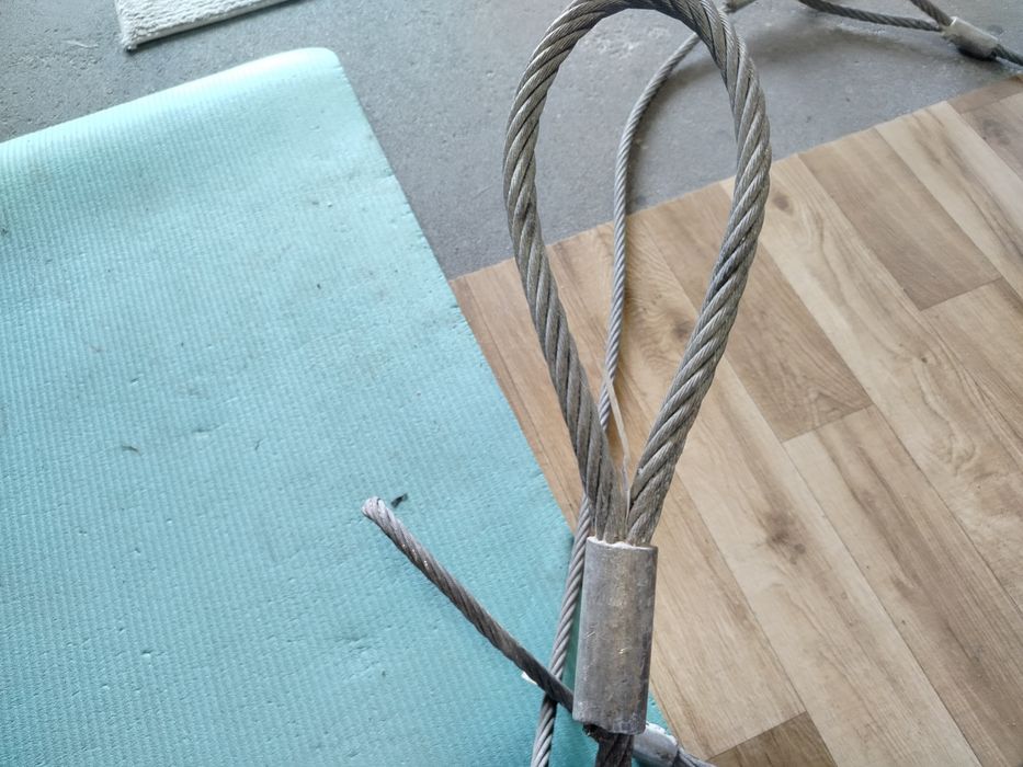 Dwie liny stalowe 1'8 m 1500 kg