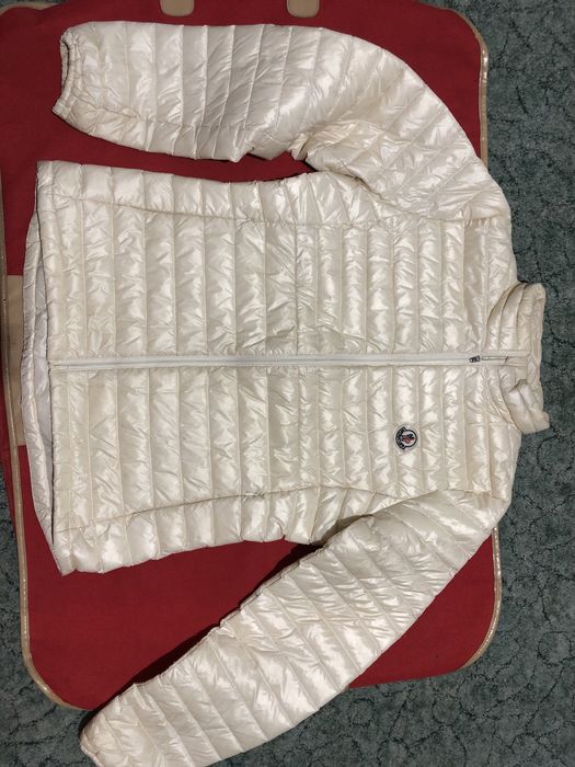 Куртка жіноча пух Moncler ( S )
