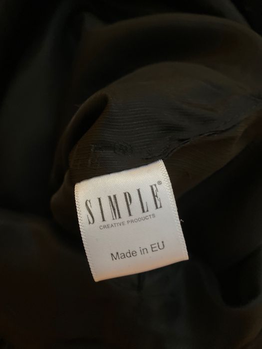 Czarna wełniana sukienka SIMPLE