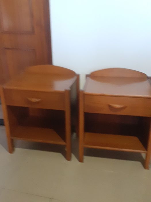 Cama,Estrado e Mesinhas de Cabeceira