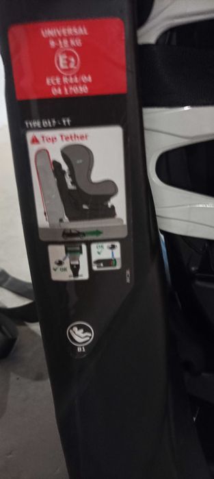Cadeira auto 0+ com isofix e sistema de rotação