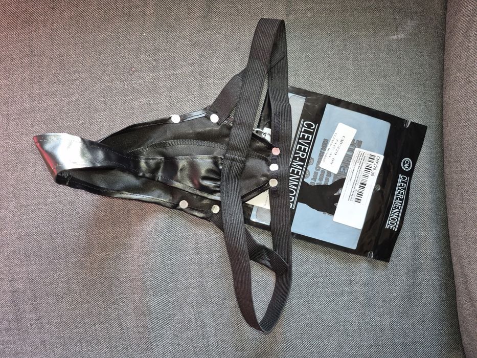 Super wygodne seksi stringi z kieszonką