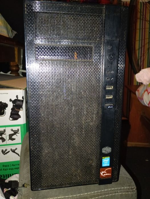 Computador torre da ASUS