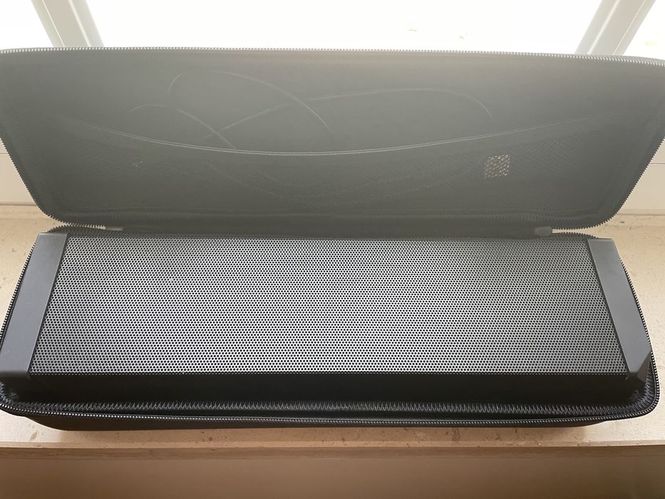 Coluna portátil KitSound Boombar 2 com bluetooth e bateria