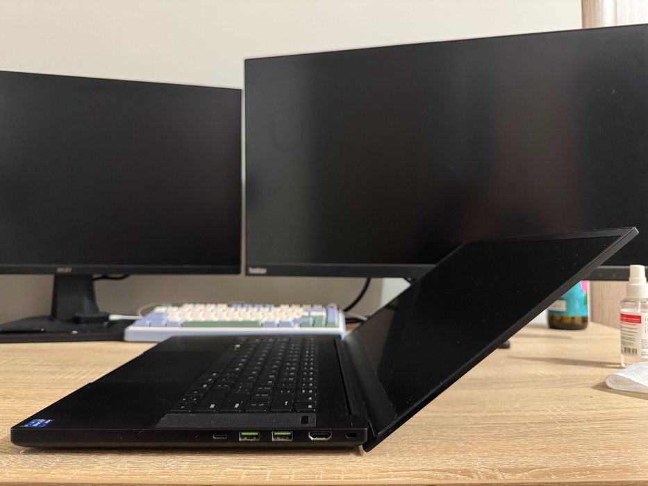 Razer Blade 15 2021 144Hz/i7-11800H/RTX 3060/32GB RAM/1Tb SSD