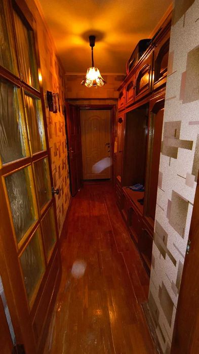 Продам 3 кімнатну квартиру загальна площа 90 кв.м. вул. Садова 6/12 з ремонтом та меблю 60000 у.е.