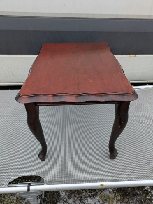 Stolik w stylu Ludwika