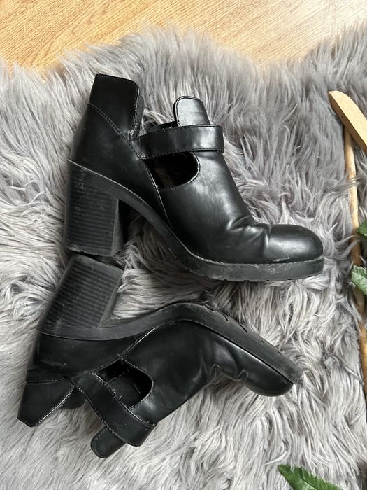 Pull & Bear buty botki czarne na platformie 39/40
