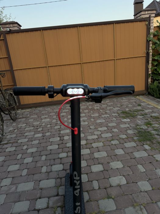 Електросамокат Sharp e-scooter