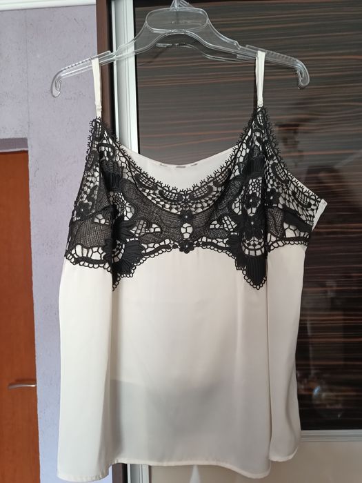 Satynowa koszulka na ramiączkach