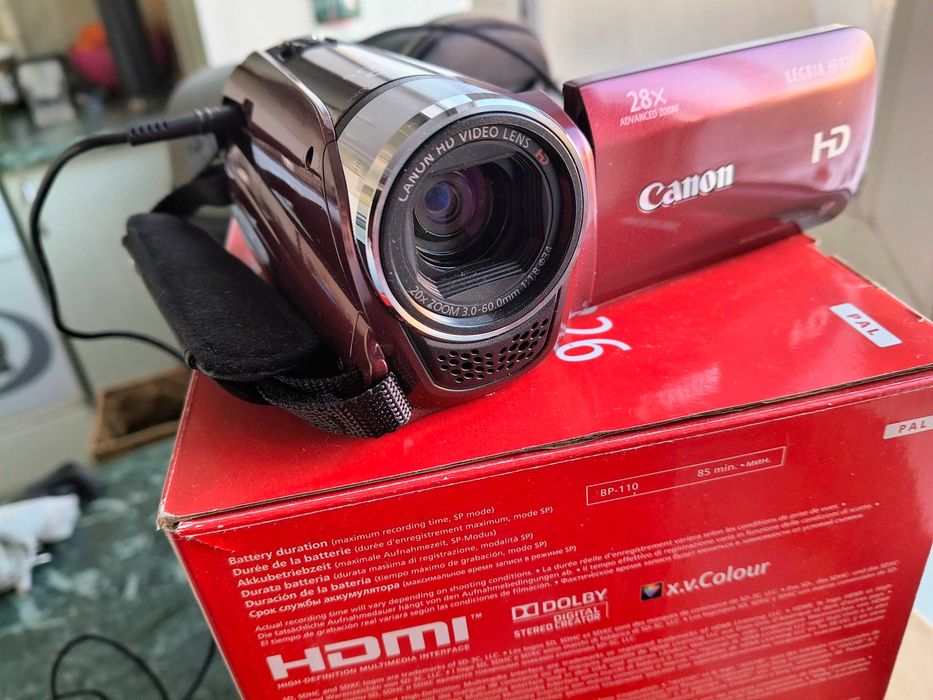 Відеокамера Canon Legria HF R26 + сумка