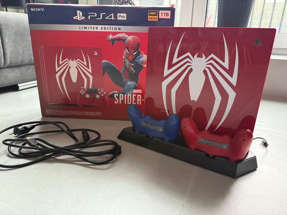 PlayStation 4 Pro Limited Edition - Marvel Spider-Man