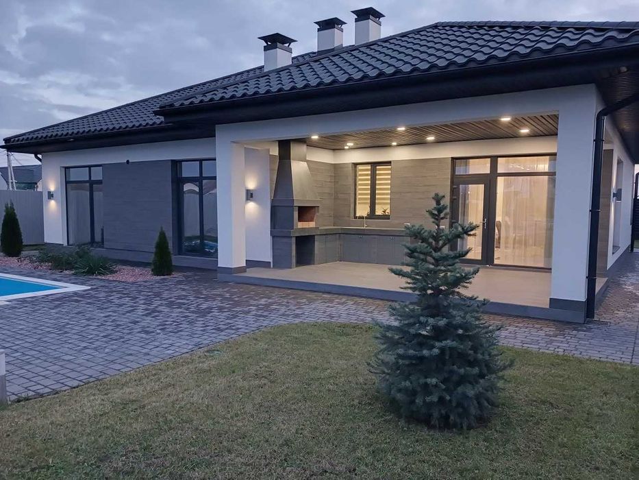 Продам дом на берегу озера с бассейном в КГ"Межречье" от собственника.