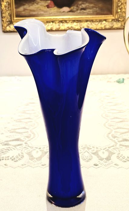 Wazon szklany kobaltowy Chusta falbanka Krosno? Prl?