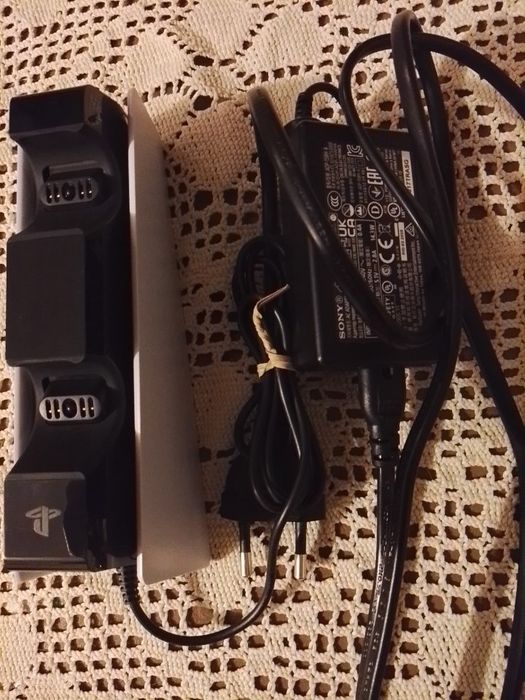Stacja ładująca pady Sony PS5 ładowarka na 2 kontrolery  oryginał