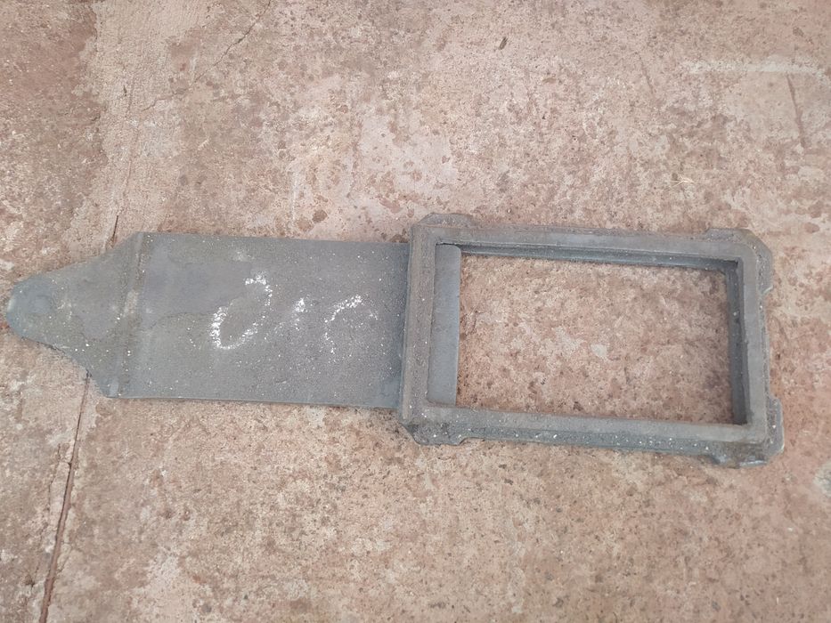 Продаю дверцы для камина/печи, задвижку
Плита, размер-700*400м