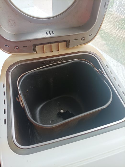 Хлібопічка Saturn