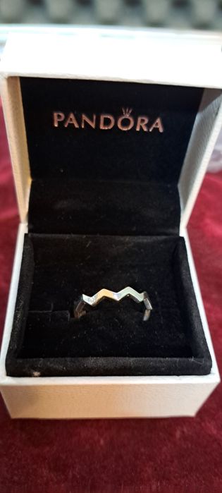 Aneis Pandora em  prata.