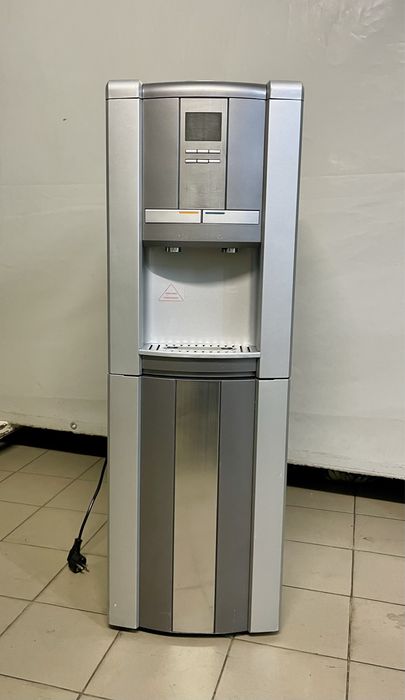 Кулер напольный Hotfrost V158BST с холодильником горячая/холодная вода
