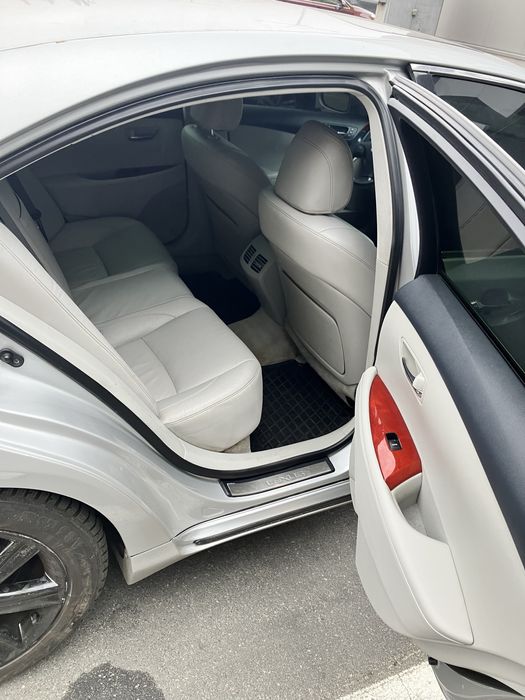 Lexus ES 350 газ-бензин