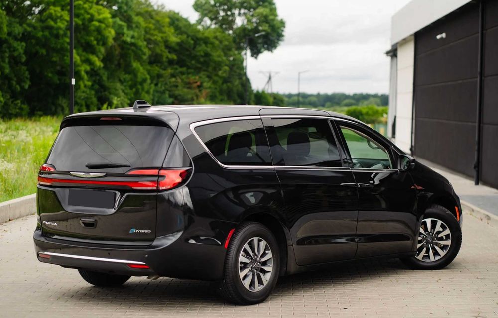 Chrysler Pacifica Hybrid 2023