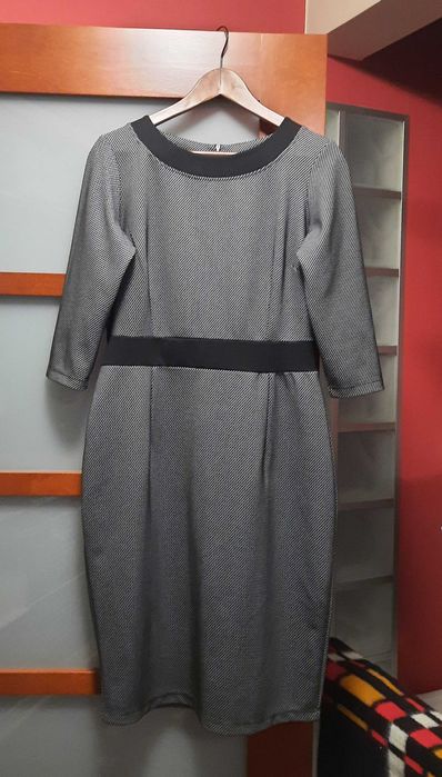 Sukienka biurowa elegancka rozmiar L/40 drobna pepitka