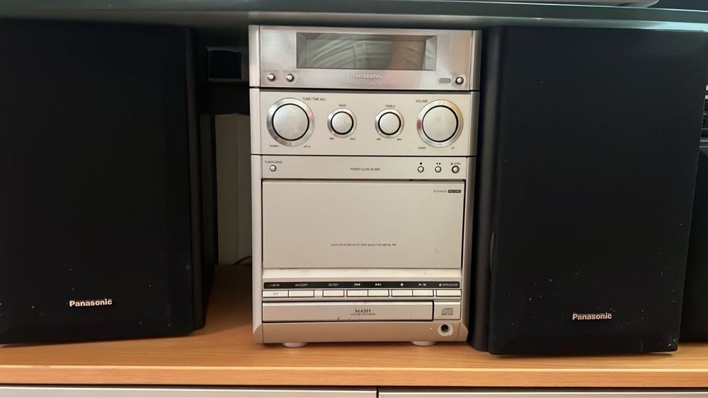 Продам музичний комплекс Panasonic. Все працює.