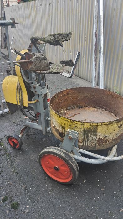 Mieszarka m100 do paszy,betonu, żywic