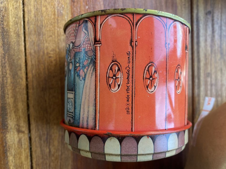 Lata para chá vintage