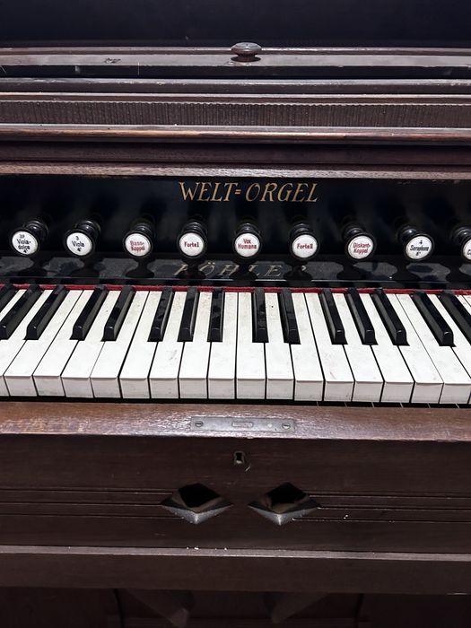 Fisharmonia stan nieznany