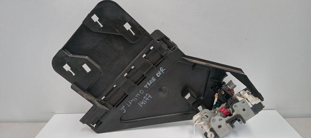 Fechadura Porta Traseira Direita Chrysler Jeep Cherokee