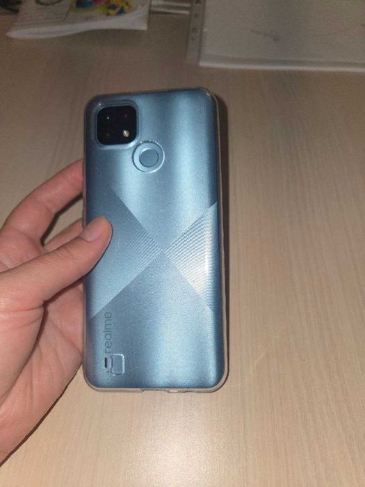 Телефон Realme C21