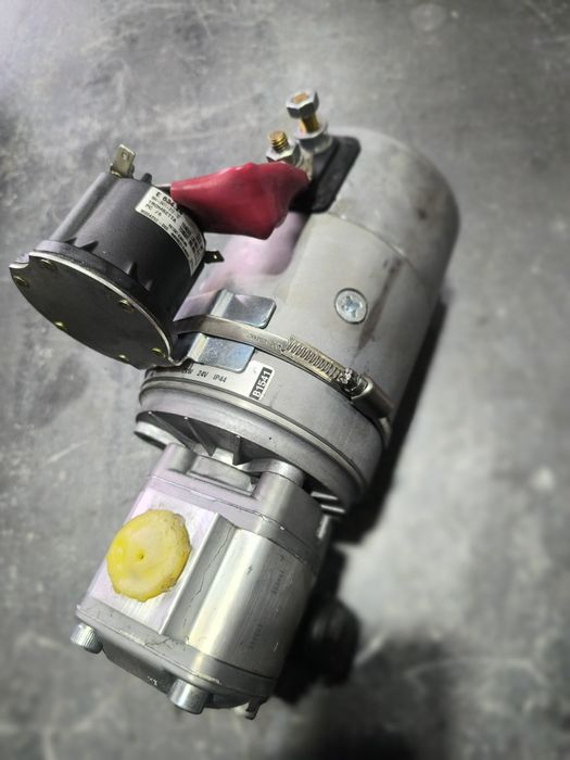 Електро двигун на гідроборт