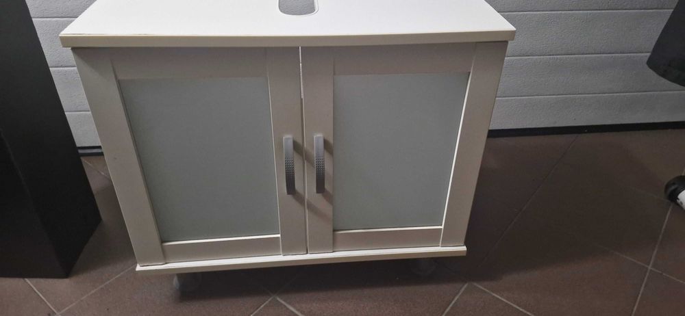 Szafka pod umywalkę