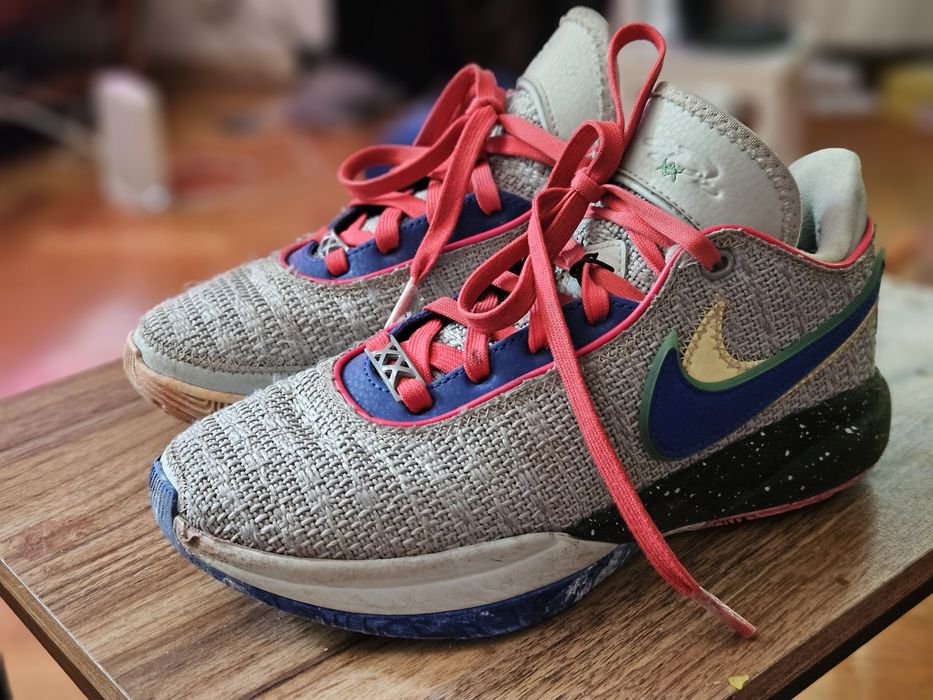 Nike Buty do koszykówki Lebron XX  Szary r.36,5