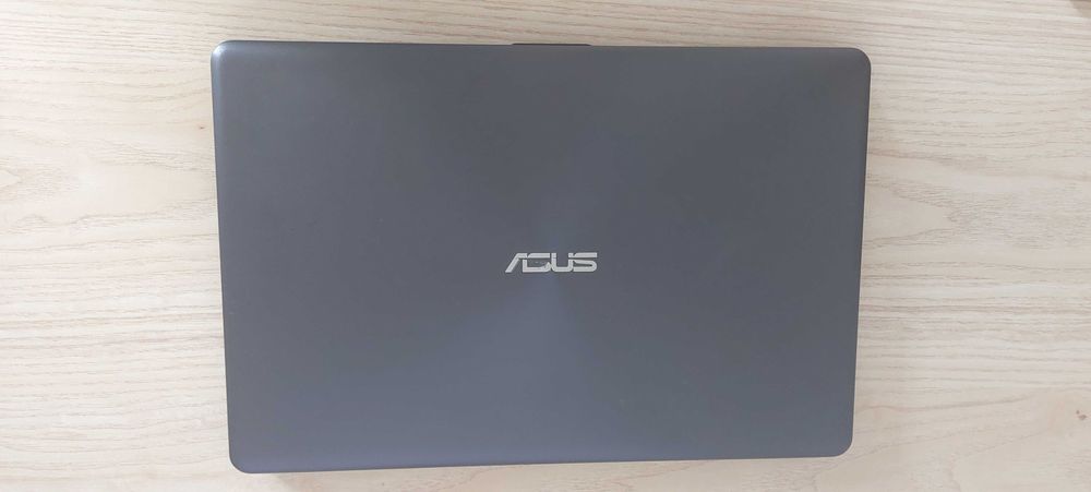 Laptop Asus R542UQ-DM016