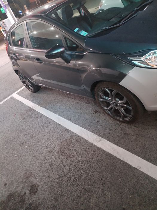 FORD FIESTA 1.5 5.800 negociável
