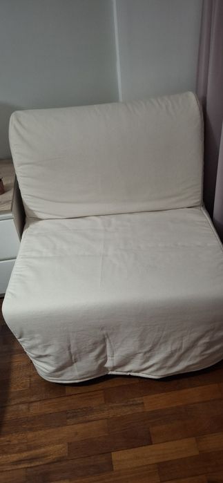 Sofá cama novo nunca foi usado .