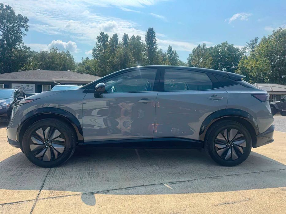Nissan Ariya      2023