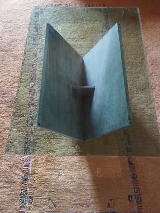 Mesa de sala de centro sala de estar.Em mármore Viana Verde e Vidro  V