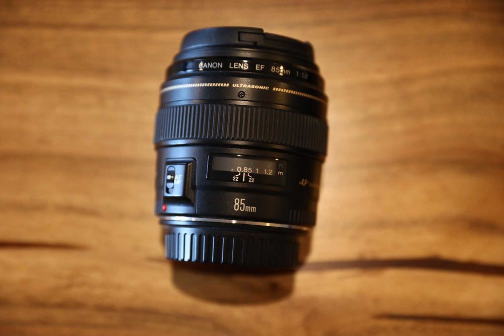 Canon EF 85mm f/1.8