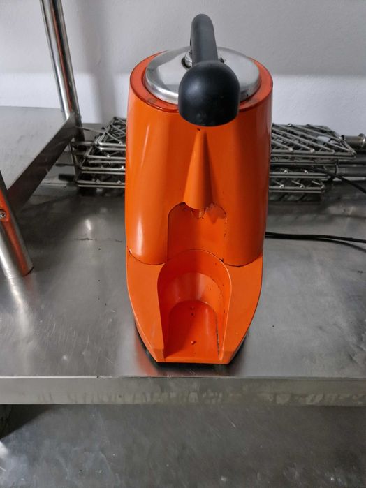 Espremedor de Citrinos Eléctrico - "SANTOS"