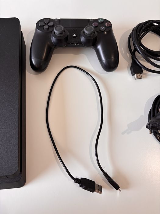 Playstation 4 Slim 500GB Preto