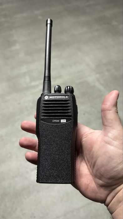 Kit Motorola CP040 VHF Rádios (Walkie Talkies profissionais)
